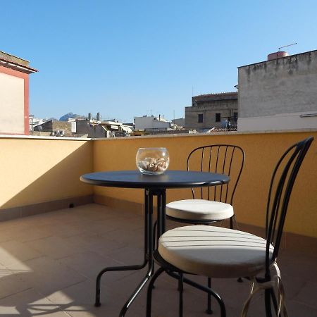 Canale Rooms E Apartments Casteldaccia Luaran gambar